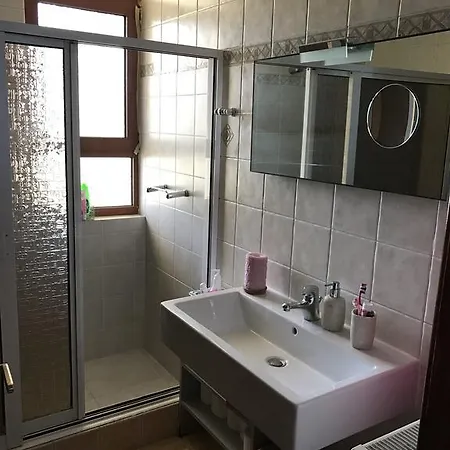 Stunning Sea View Loft 펜션 루트라키